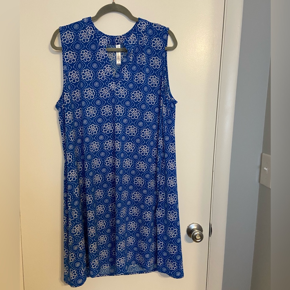 Scarlett Blue and White Floral Midi Dress